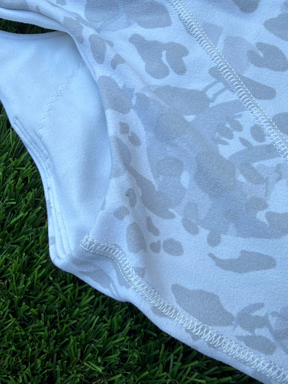 Lululemon Align Top White with Gray Print Size Small - Picture 5 of 6